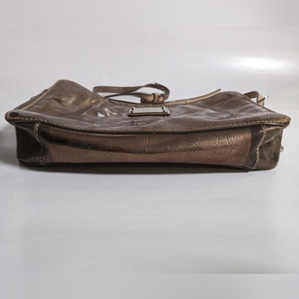 Michael Kors Crossbody Small Purse *some blemishes - used - see photos* - Picture 5 of 10